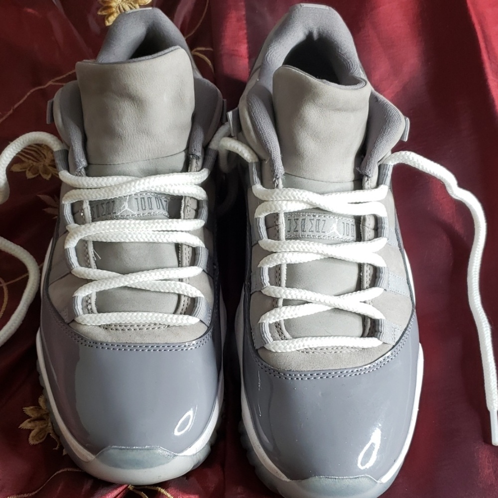 Nike Air Jordan Retro XI cool gray size 9